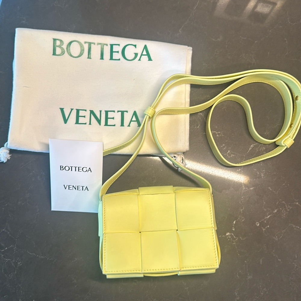 Very rare pastel yellow candy cassette!